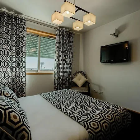 Home Fully Equipped With 3 Bed And Parking