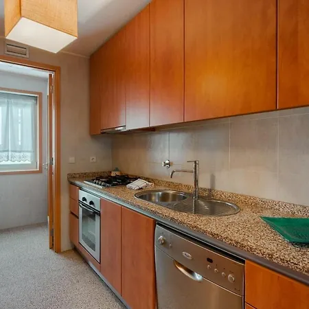 Home Fully Equipped With 3 Bed And Parking Valadares (Vila Nova de Gaia, Porto)