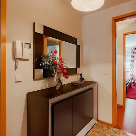 Apartmán Home Fully Equipped With 3 Bed And Parking *