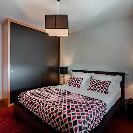 Home Fully Equipped With 3 Bed And Parking Apartmán *